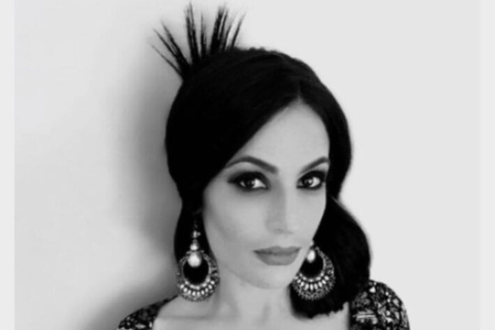 A black and white photo of Fanny Ara