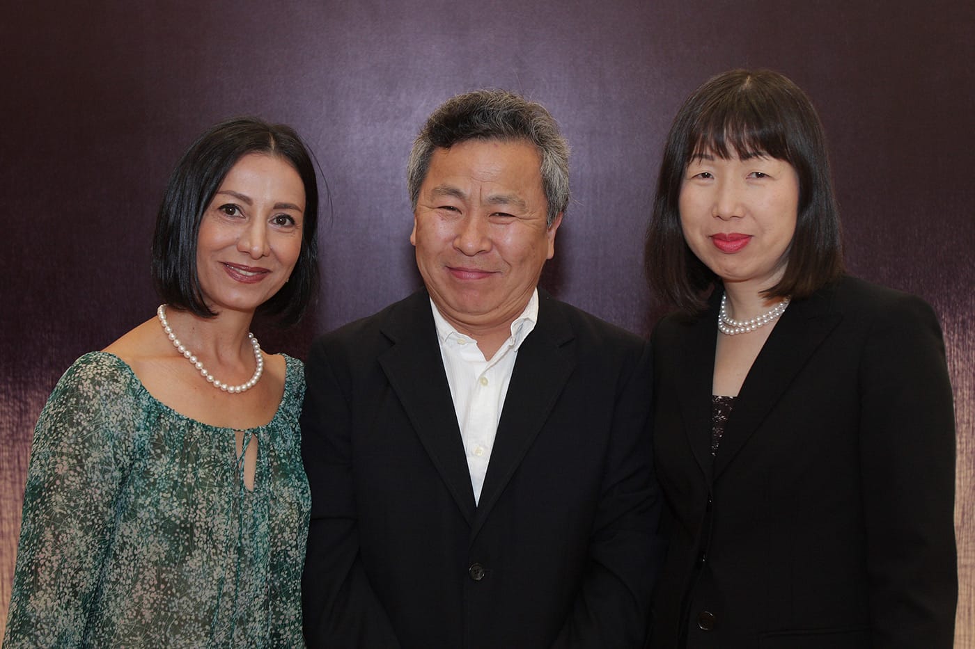 Il Lee (c) with Pourin Jinchi (l) and Jung Lee Sanders (r)